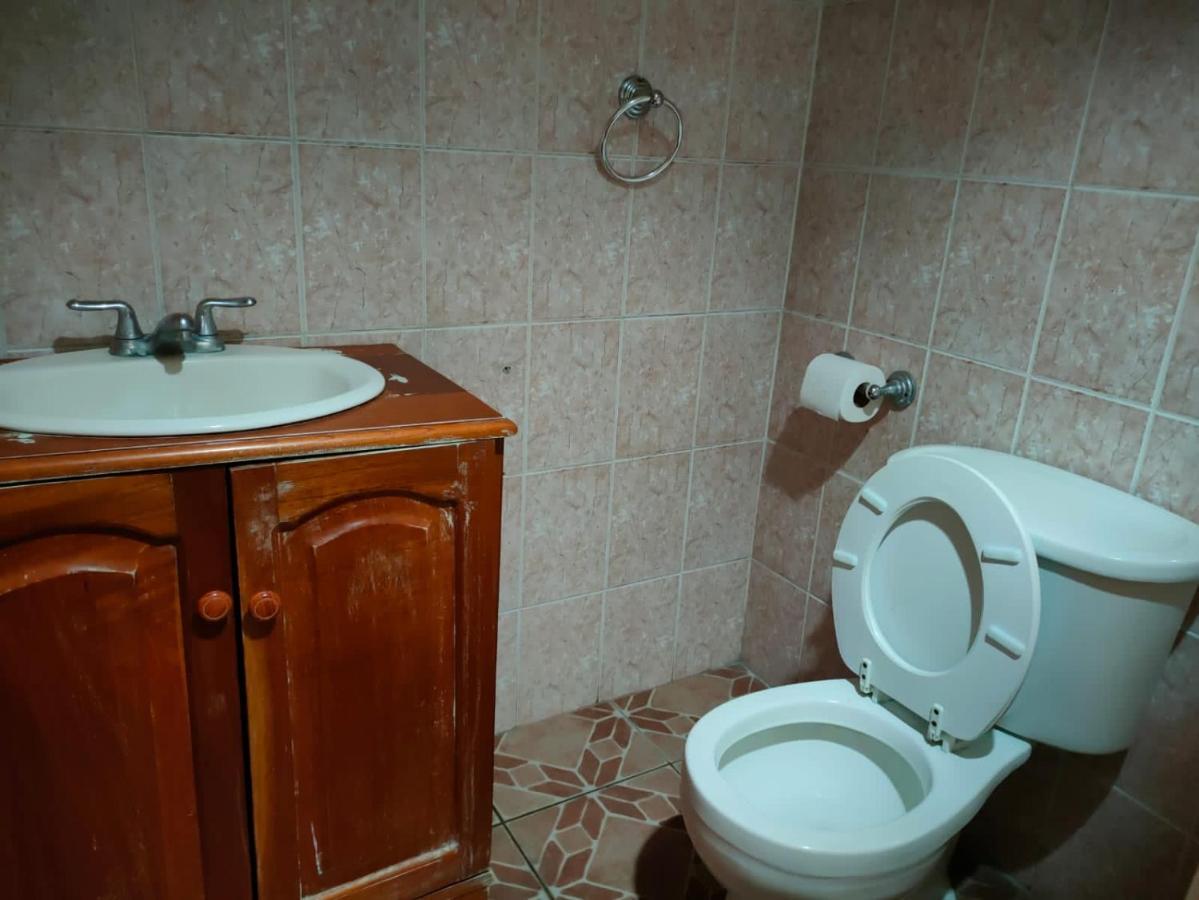 Casa Robles - Room Close To Airport #2 Managua Buitenkant foto